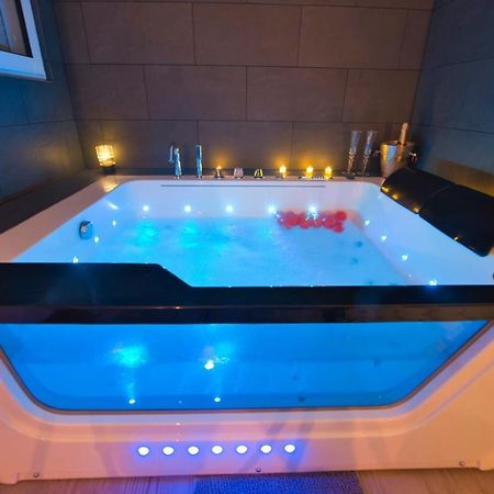Love Suite And Spa - كان المظهر الخارجي الصورة