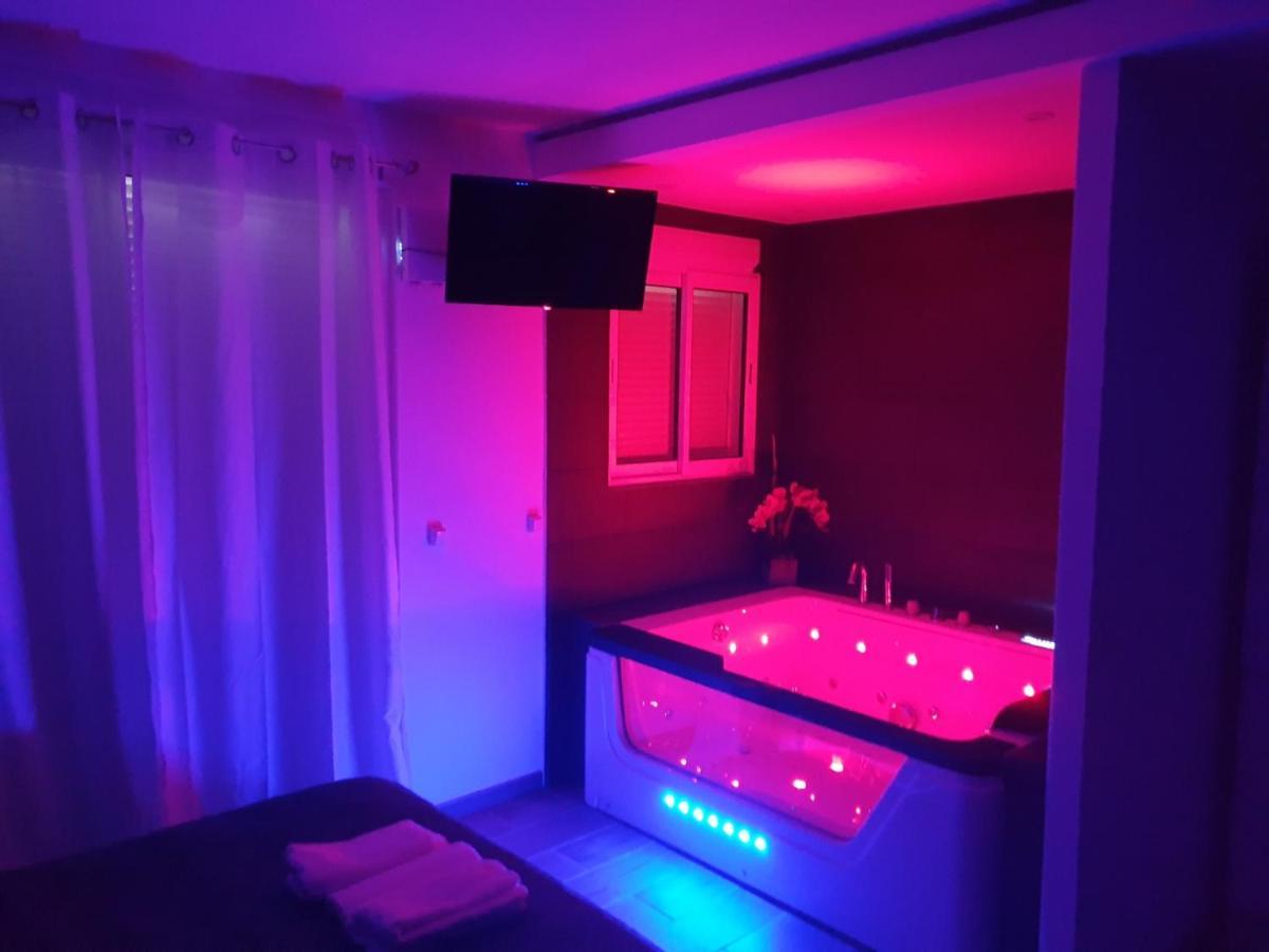 Love Suite And Spa - كان المظهر الخارجي الصورة
