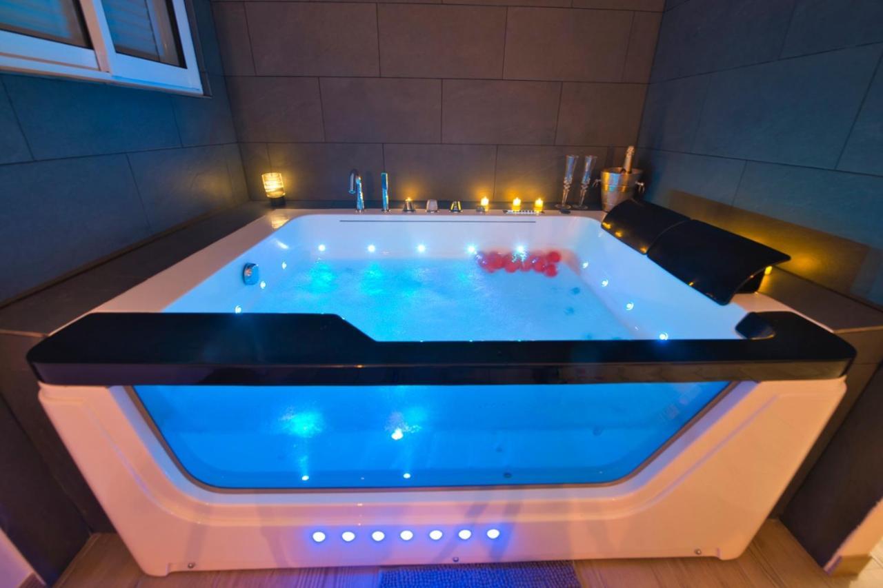Love Suite And Spa - كان المظهر الخارجي الصورة